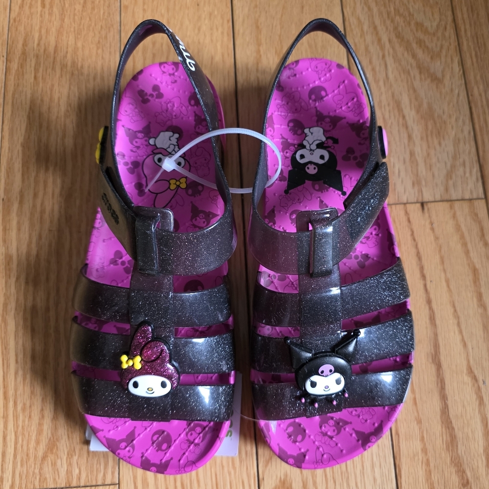 Crocs Hello Kitty and Friends My Melody and Kuromi Isabella Sandal, J5 Or W7